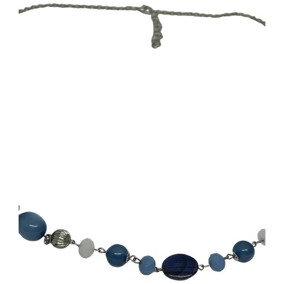 Elegant Blue and Silver Beaded Necklace - Picture 5 of 11